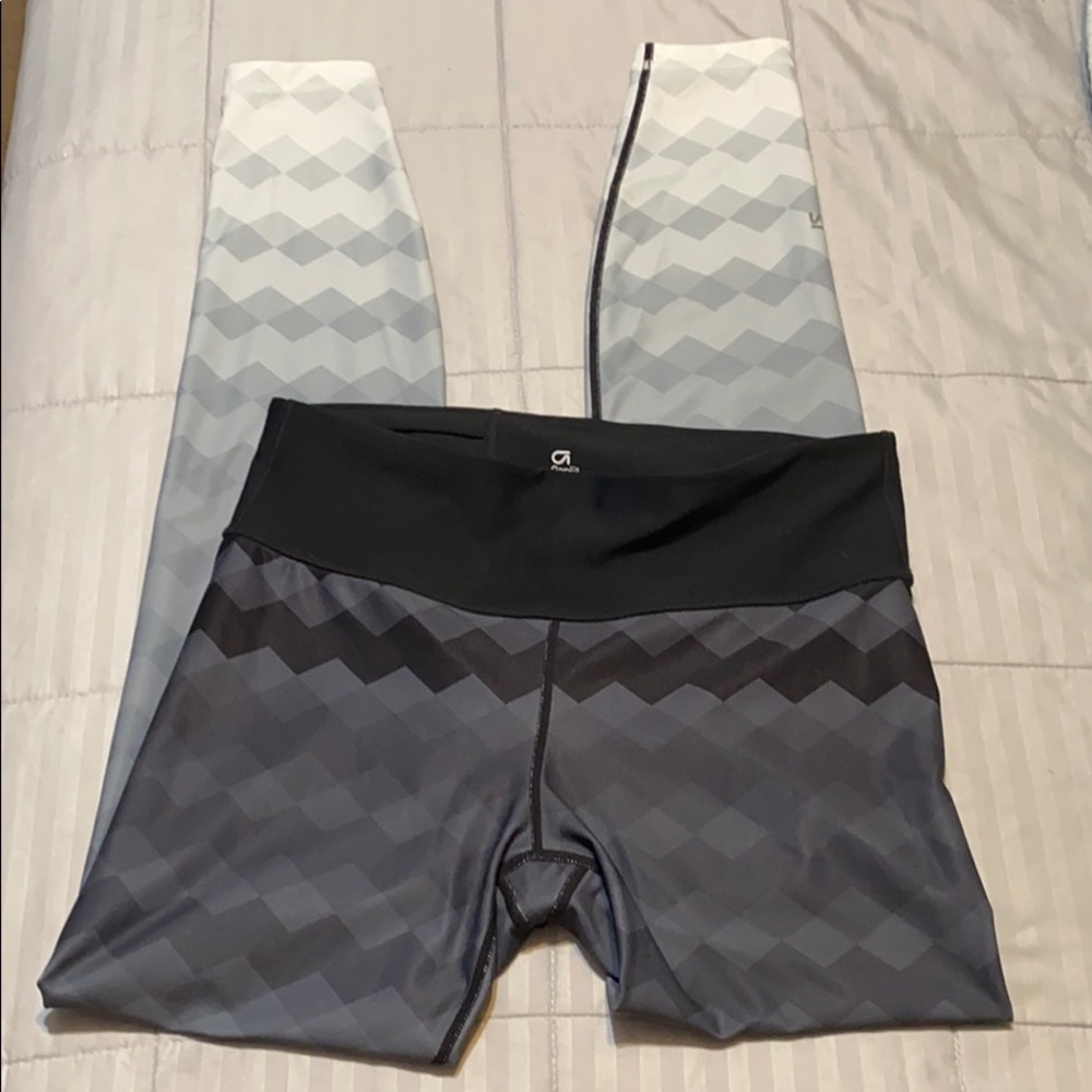 4/$25 Gap Fit workout ombre leggings